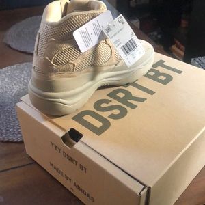 Yeezy dsrt boot